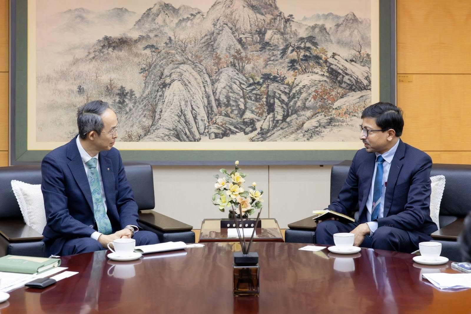 Ambassador met Mr. Hwang Kiyeon, Chairman & CEO of K-EXIM Bank on 03 September 2026