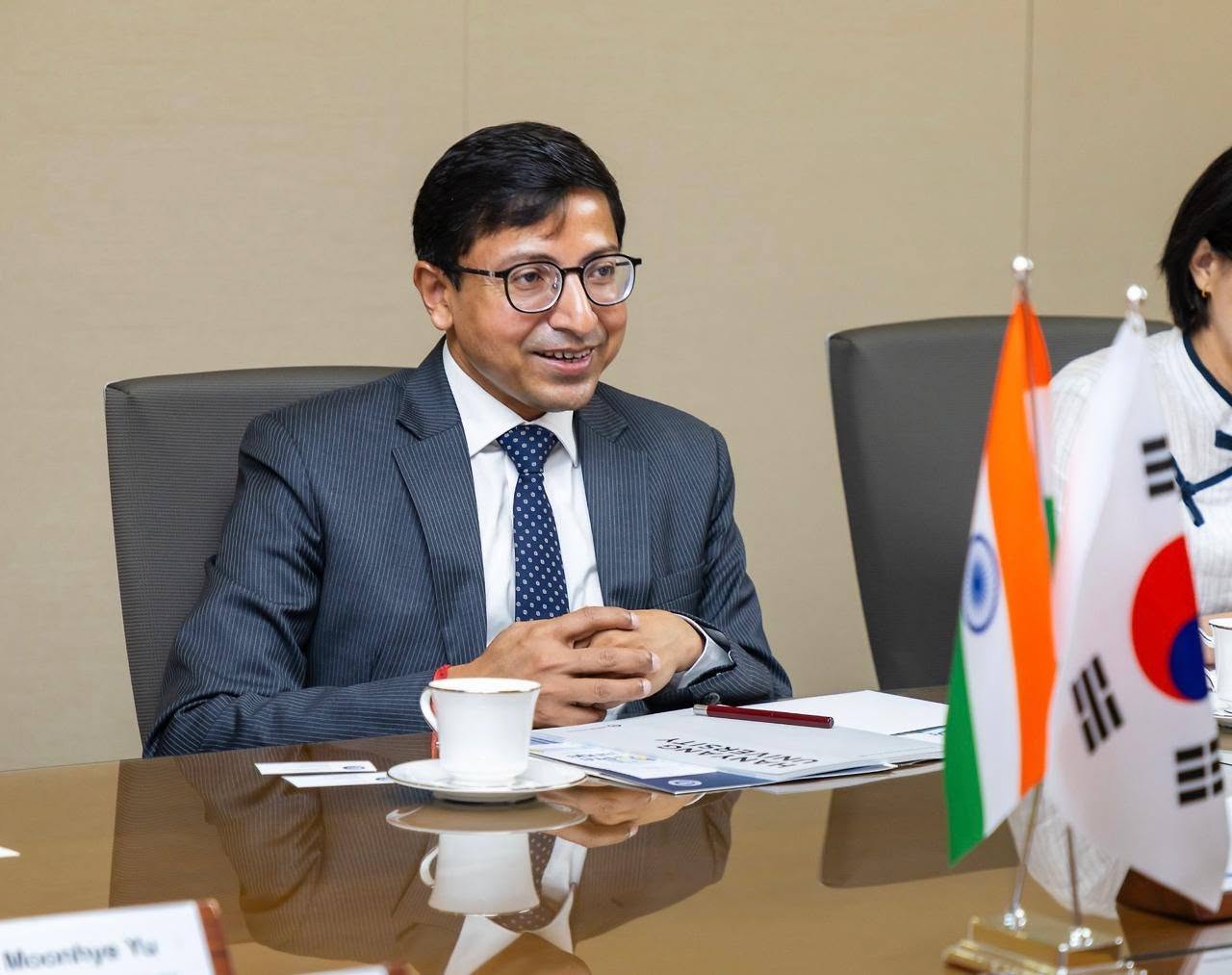 Meeting of the Ambassador, Sh. Gourangalal Das with Mr. Ki-Jeong Lee, President of Hangyang University on 10 August 2026.