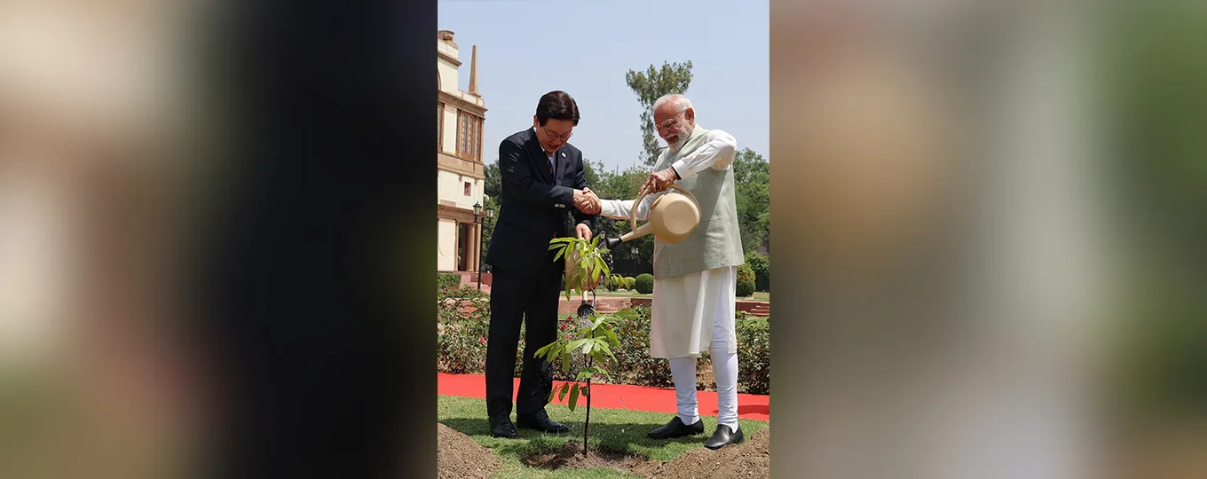 In a special gesture, President Lee accompanied by PM Narendra Modi jointly planted Sita Ashok sapling, the State Tree of Uttar Pradesh, under the “Ek Ped Maa Ke Naam” initiative, in Delhi